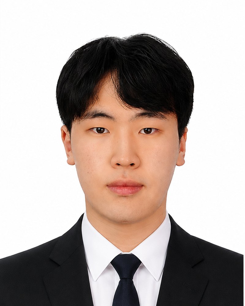 정장 차림의 박성윤 증명사진
